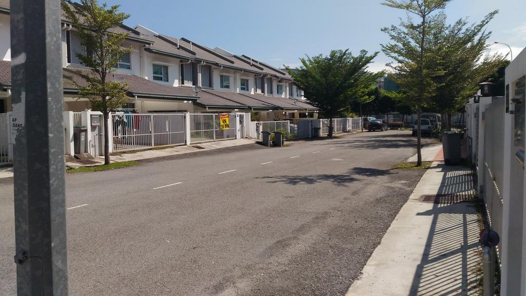 Kenanga Homestay Nilai Zewnętrze zdjęcie